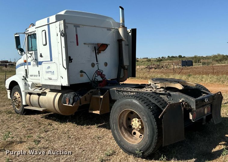 image for item IE9101 1998 International  9200 semi truck