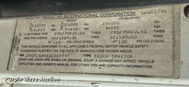 image for item IE9101 1998 International  9200 semi truck