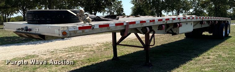 image for item IE9104 1998 Reitnouer  flatbed trailer
