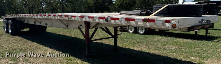 image for item IE9104 1998 Reitnouer  flatbed trailer