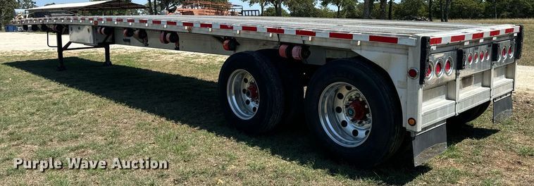 image for item IE9104 1998 Reitnouer  flatbed trailer