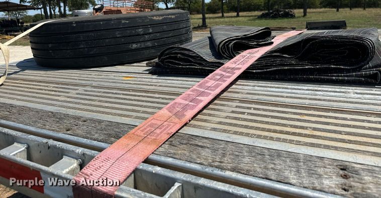 image for item IE9104 1998 Reitnouer  flatbed trailer