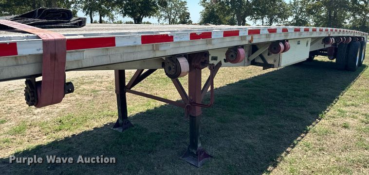 image for item IE9104 1998 Reitnouer  flatbed trailer