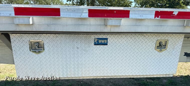 image for item IE9104 1998 Reitnouer  flatbed trailer