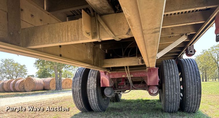 image for item IE9104 1998 Reitnouer  flatbed trailer