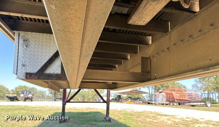 image for item IE9104 1998 Reitnouer  flatbed trailer