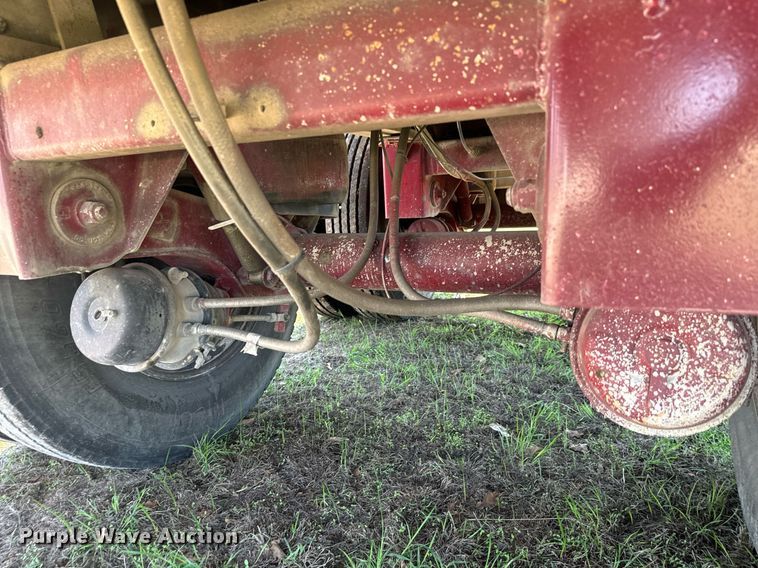 image for item IE9104 1998 Reitnouer  flatbed trailer