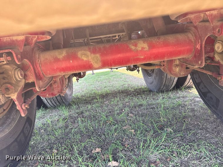 image for item IE9104 1998 Reitnouer  flatbed trailer