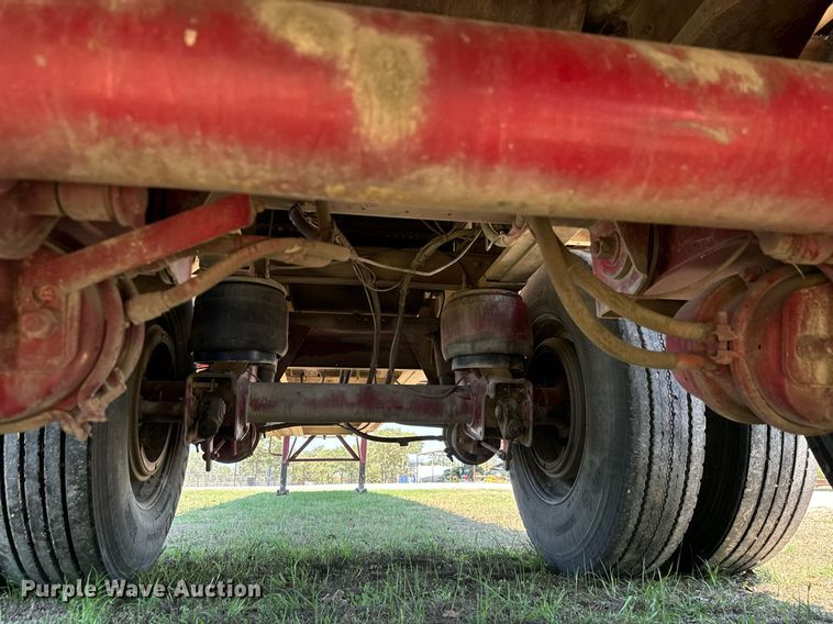 image for item IE9104 1998 Reitnouer  flatbed trailer