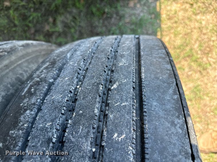 image for item IE9104 1998 Reitnouer  flatbed trailer