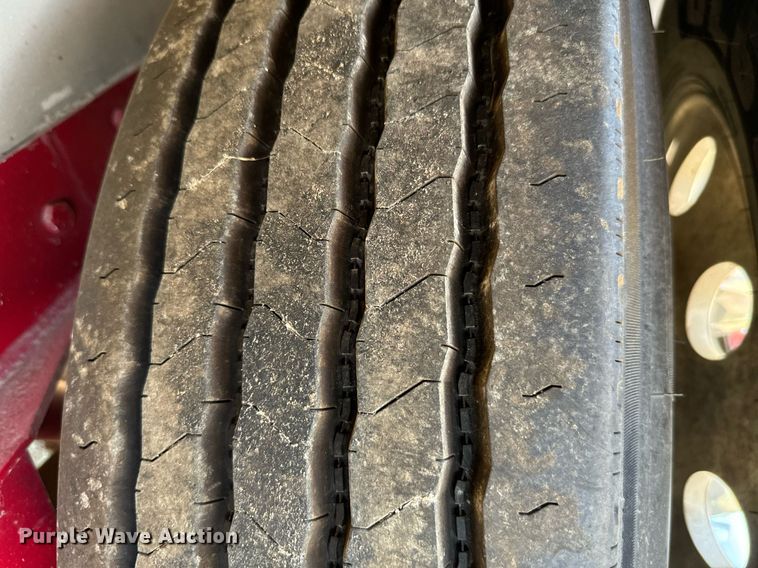 image for item IE9104 1998 Reitnouer  flatbed trailer