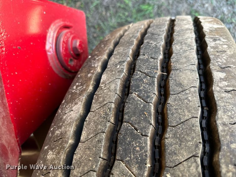 image for item IE9104 1998 Reitnouer  flatbed trailer