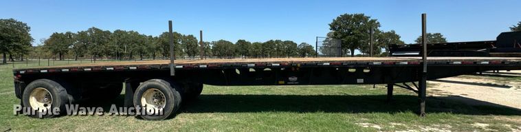 image for item IE9105 2002 Lufkin flatbed trailer