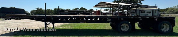 image for item IE9105 2002 Lufkin flatbed trailer