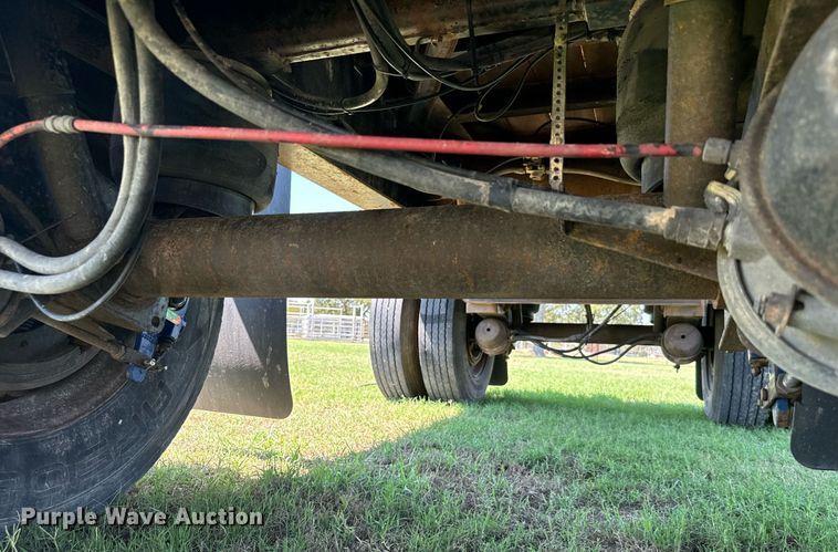 image for item IE9105 2002 Lufkin flatbed trailer