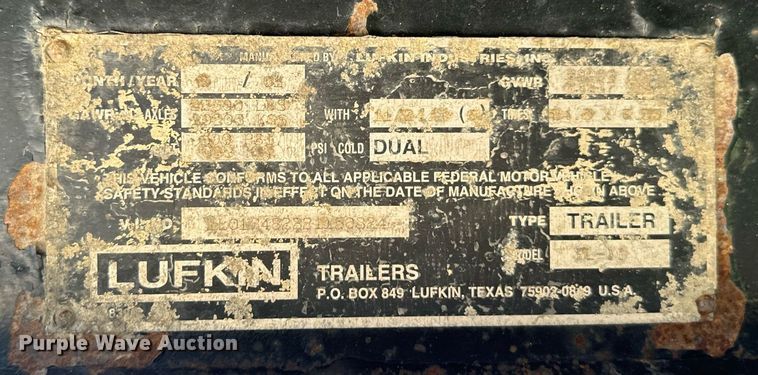 image for item IE9105 2002 Lufkin flatbed trailer