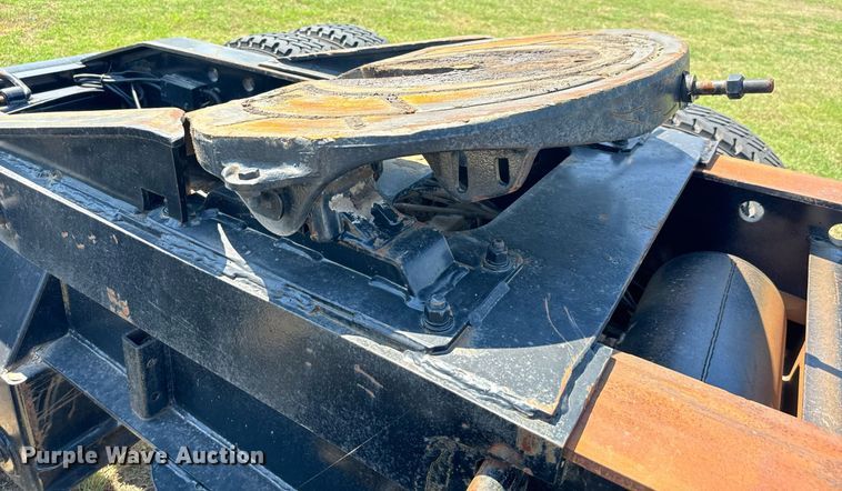 image for item IE9106 2002 Scona Jeep