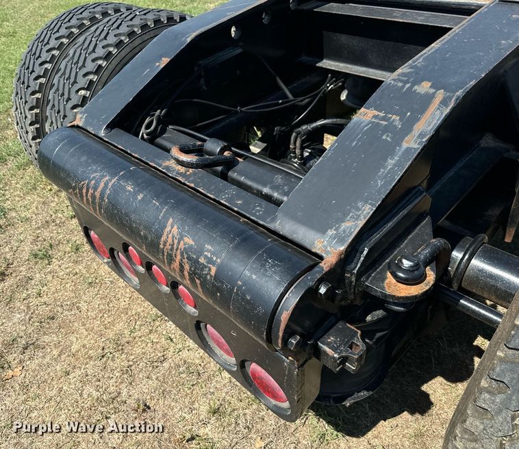 image for item IE9106 2002 Scona Jeep