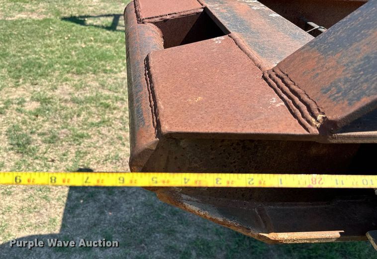 image for item IE9106 2002 Scona Jeep