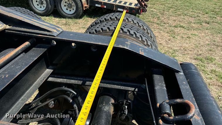 image for item IE9106 2002 Scona Jeep