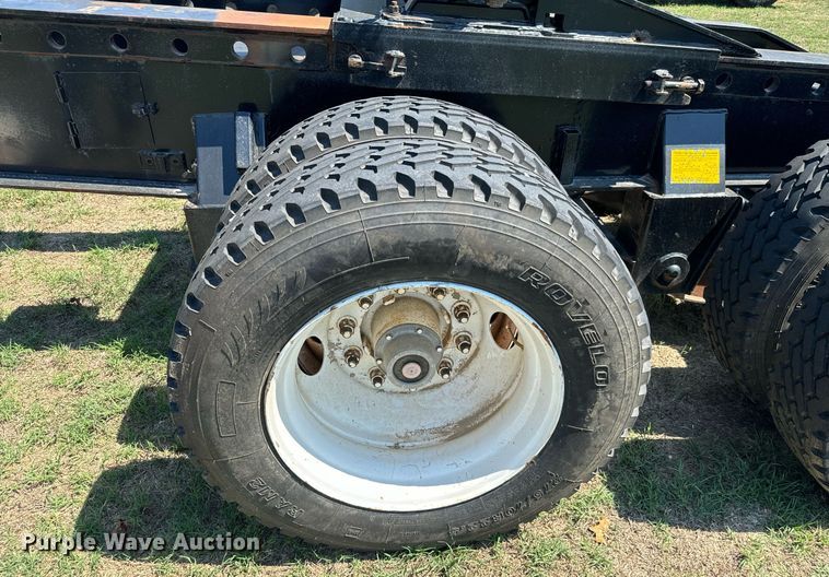 image for item IE9106 2002 Scona Jeep