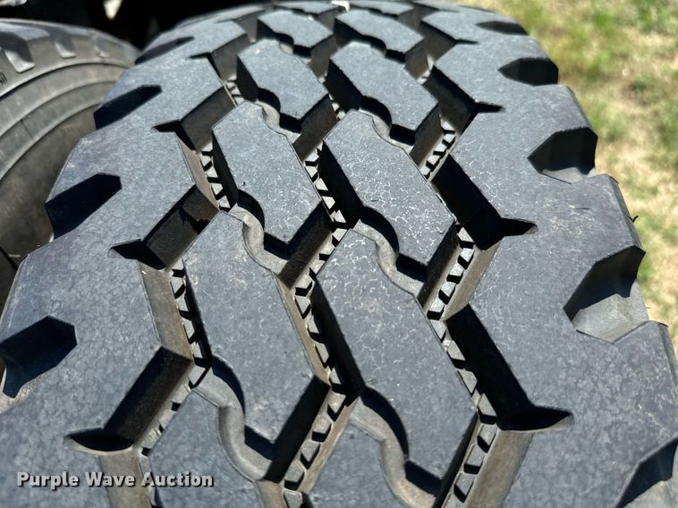 image for item IE9106 2002 Scona Jeep