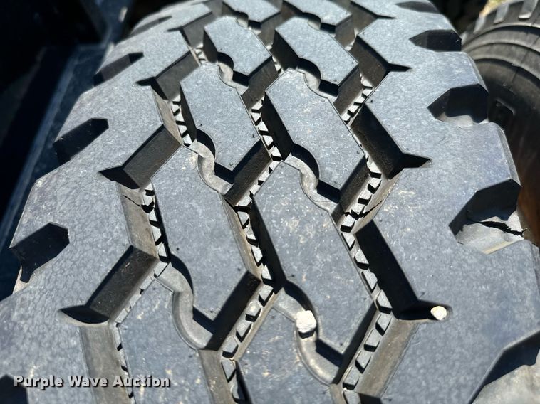 image for item IE9106 2002 Scona Jeep