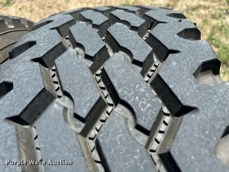 image for item IE9106 2002 Scona Jeep