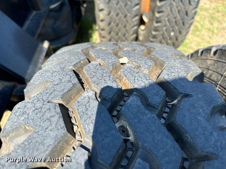 image for item IE9106 2002 Scona Jeep