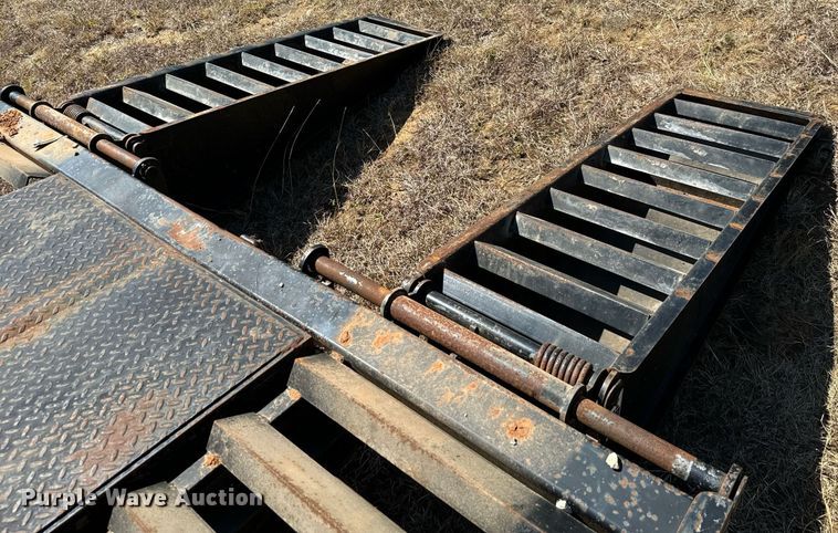 image for item IE9136 2015 Lone Star Trailer equipment trailer