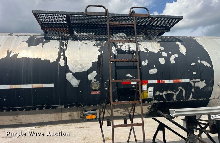 image for item LC9185 2001 E.D. Etenyre T4525 tank trailer