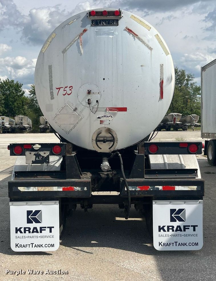 image for item LC9185 2001 E.D. Etenyre T4525 tank trailer