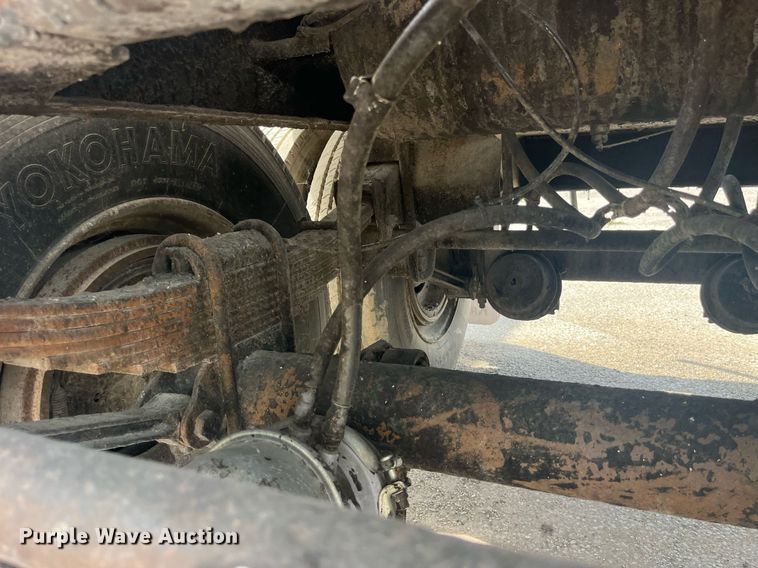 image for item LC9185 2001 E.D. Etenyre T4525 tank trailer