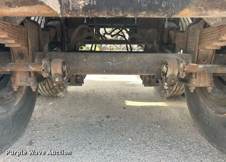 image for item LC9185 2001 E.D. Etenyre T4525 tank trailer