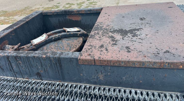 image for item LC9185 2001 E.D. Etenyre T4525 tank trailer