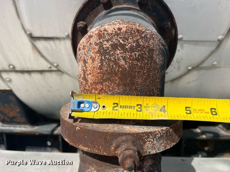 image for item LC9185 2001 E.D. Etenyre T4525 tank trailer