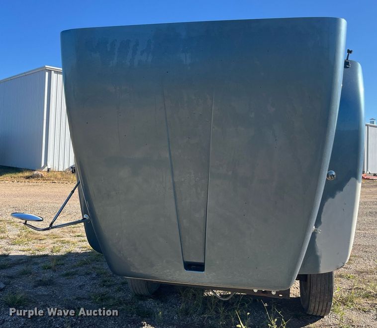 image for item LC9202 1992 International  9400 semi truck