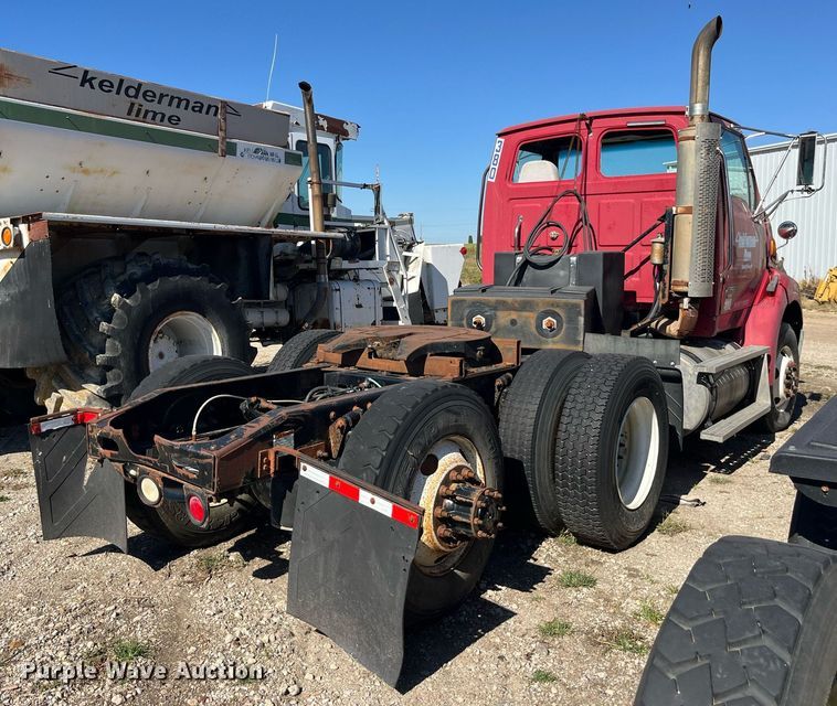 image for item LC9204 2005 Sterling AT9500 semi truck