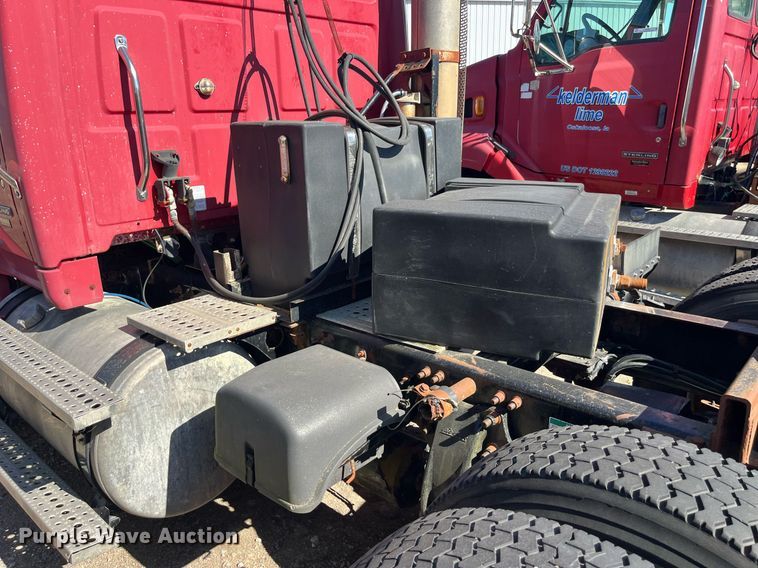 image for item LC9204 2005 Sterling AT9500 semi truck