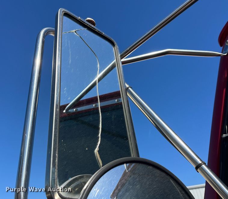 image for item LC9204 2005 Sterling AT9500 semi truck