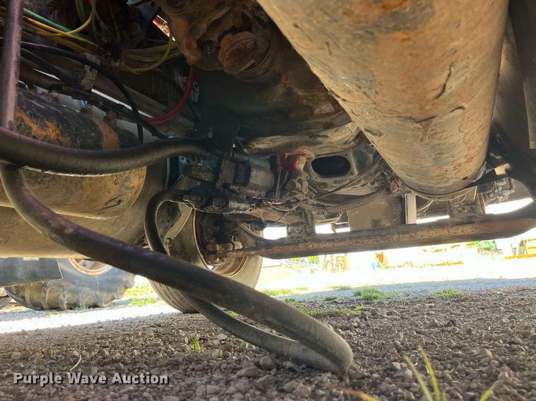 image for item LC9204 2005 Sterling AT9500 semi truck