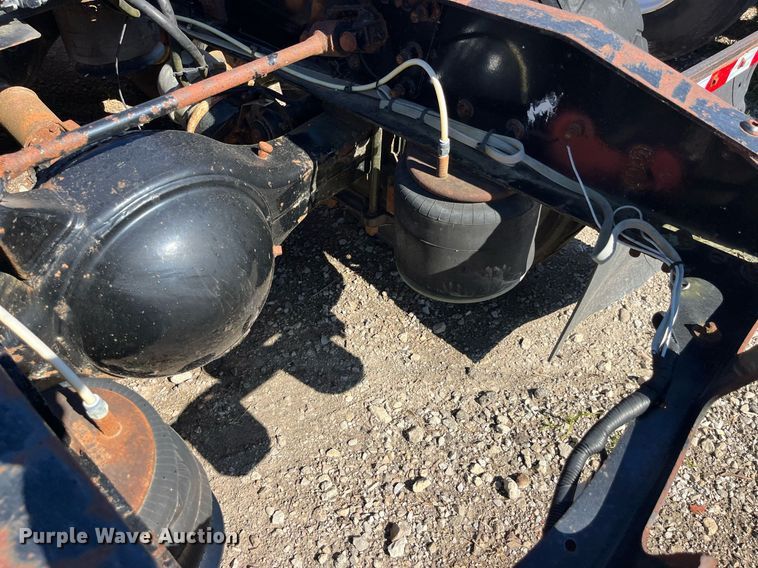 image for item LC9204 2005 Sterling AT9500 semi truck