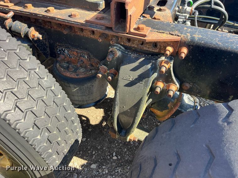 image for item LC9204 2005 Sterling AT9500 semi truck