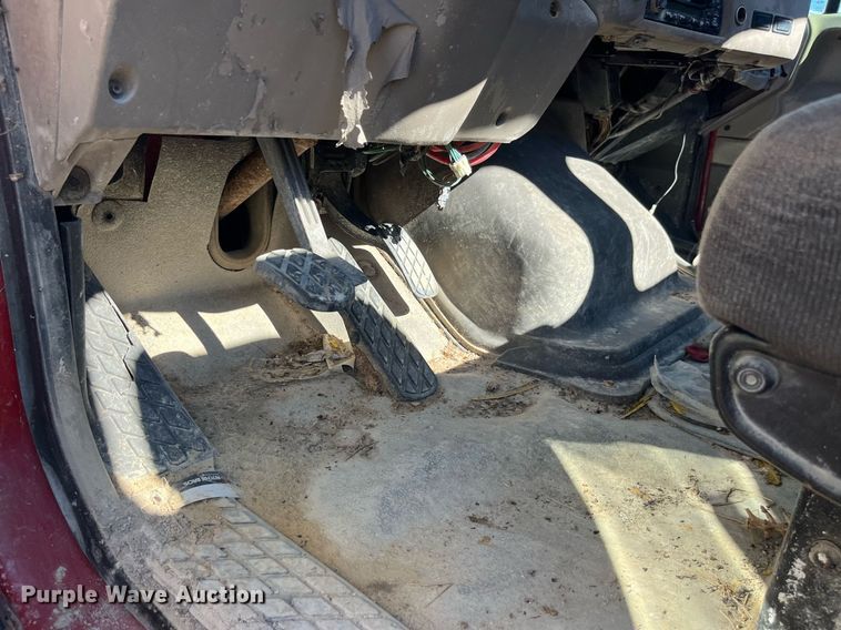 image for item LC9204 2005 Sterling AT9500 semi truck