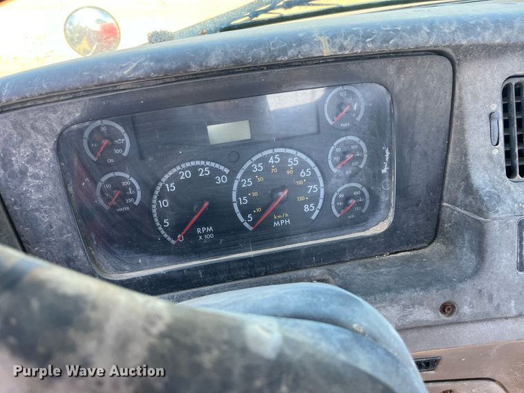 image for item LC9204 2005 Sterling AT9500 semi truck