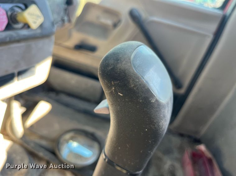 image for item LC9204 2005 Sterling AT9500 semi truck