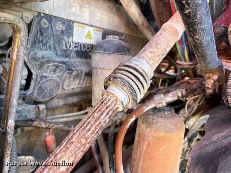 image for item LC9204 2005 Sterling AT9500 semi truck