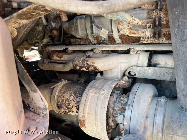 image for item LC9204 2005 Sterling AT9500 semi truck