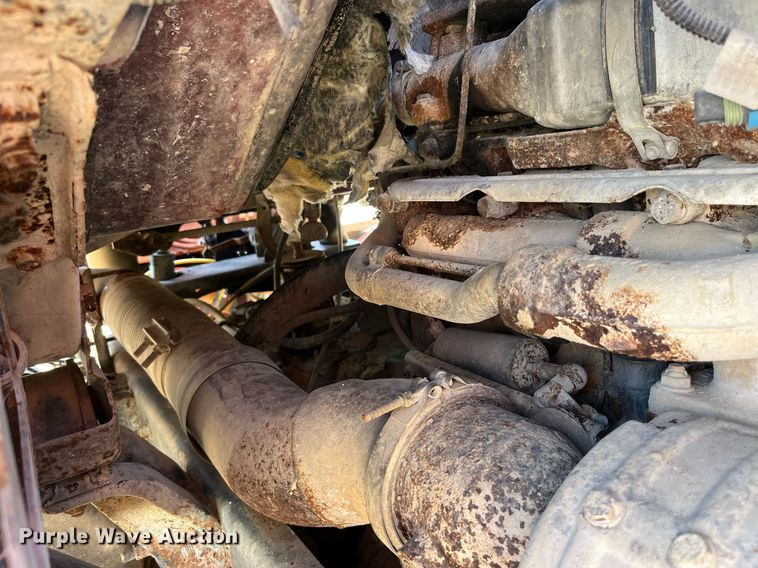 image for item LC9204 2005 Sterling AT9500 semi truck