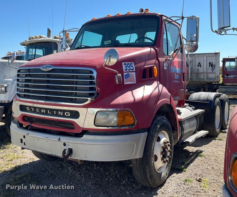 image for item LC9205 2005 Sterling AT9500 semi truck